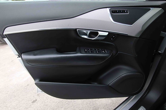 Volvo XC90 13 of 19