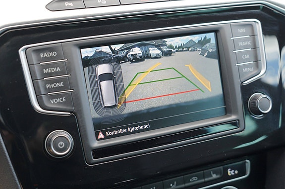 Volkswagen Passat 20 of 21