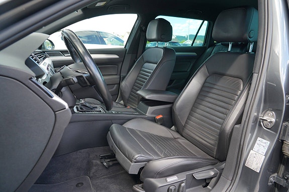 Volkswagen Passat 16 of 21