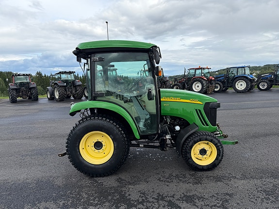 John Deere 3720 18 of 30