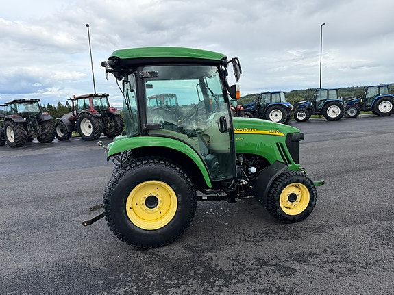 John Deere 3720 17 of 30