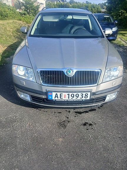 Skoda Octavia 2 of 10