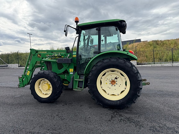 John Deere 5720 8 of 30