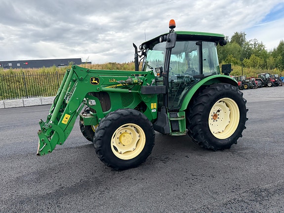 John Deere 5720 4 of 30