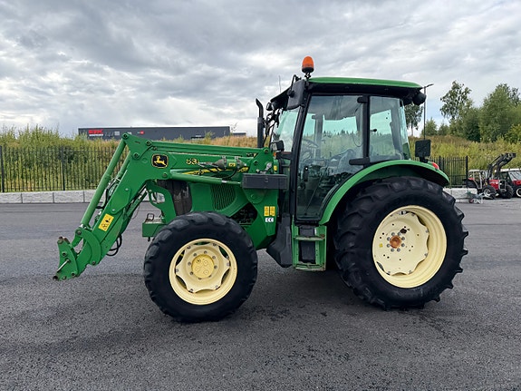 John Deere 5720 5 of 30