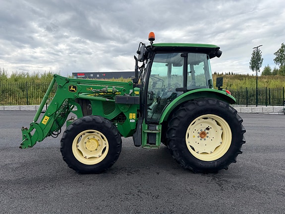 John Deere 5720 6 of 30
