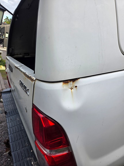 Toyota HiLux 5 of 9
