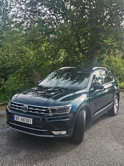 Volkswagen Tiguan 2 of 5