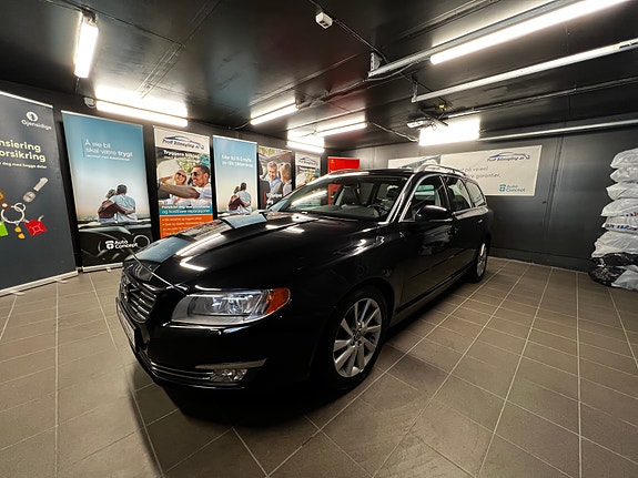 Volvo V70 3 of 30