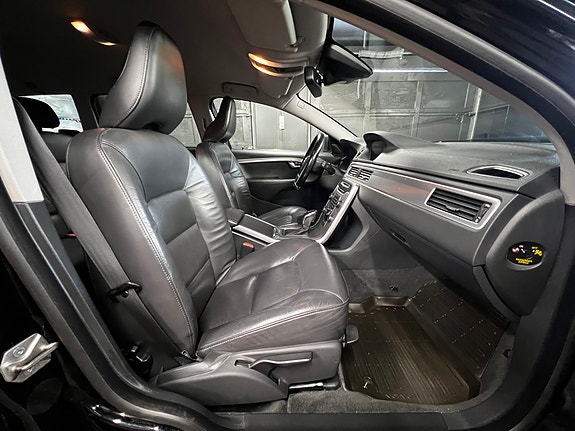 Volvo V70 26 of 30