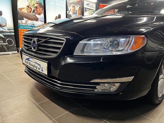 Volvo V70 12 of 30