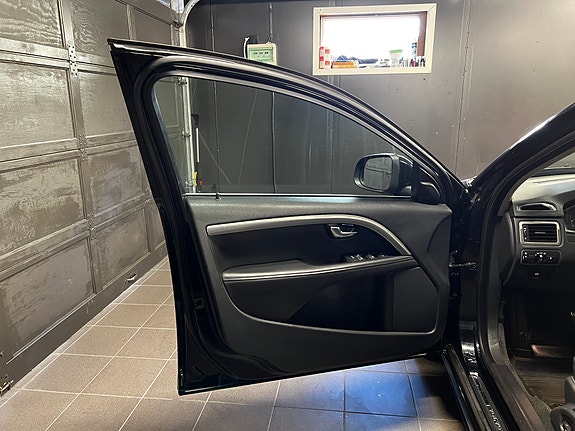 Volvo V70 22 of 30