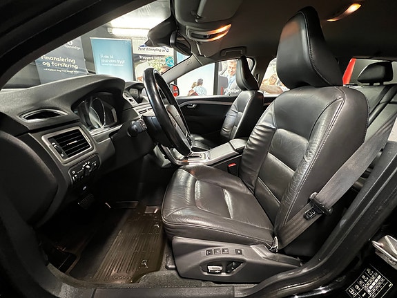 Volvo V70 25 of 30