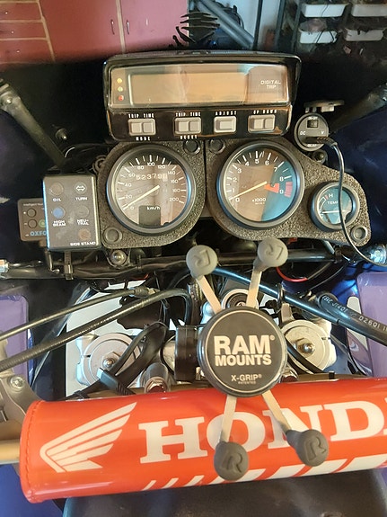 Honda XRV 750 Africa Twin 10 of 15