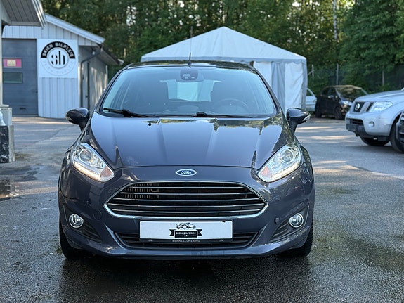 Ford Fiesta 4 of 5