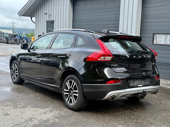 Volvo V40 Cross Country 9 of 21