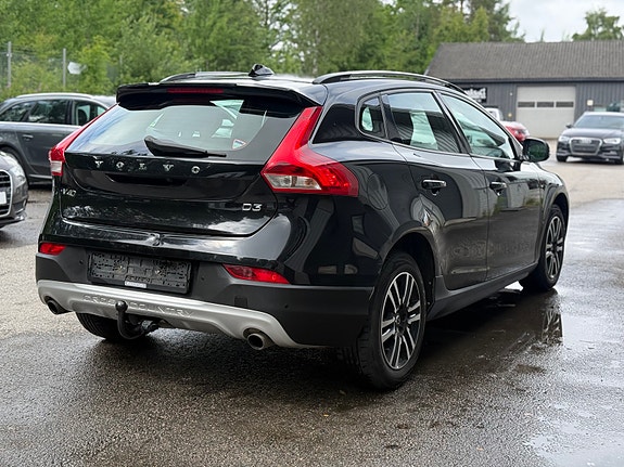Volvo V40 Cross Country 11 of 21