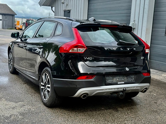 Volvo V40 Cross Country 10 of 21
