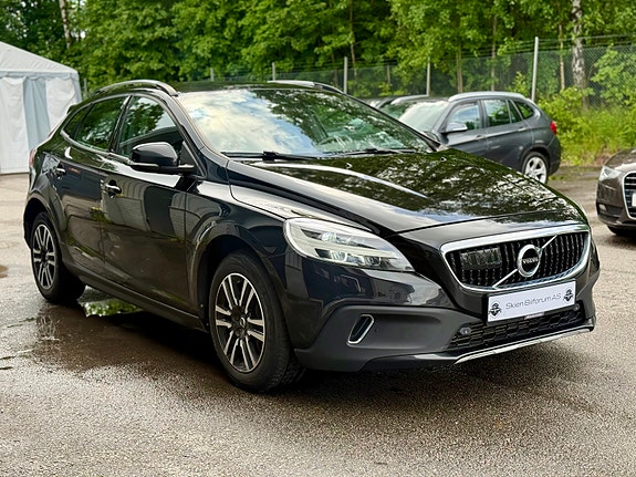 Volvo V40 Cross Country 8 of 21