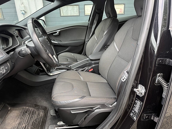 Volvo V40 Cross Country 14 of 21