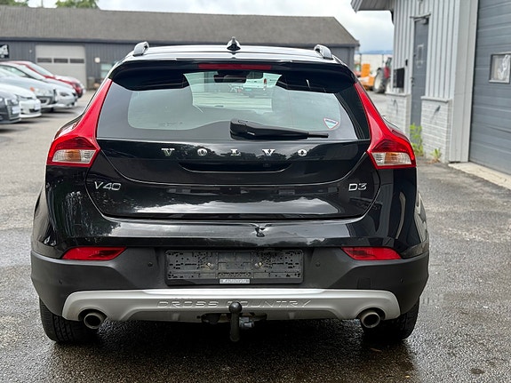 Volvo V40 Cross Country 13 of 21