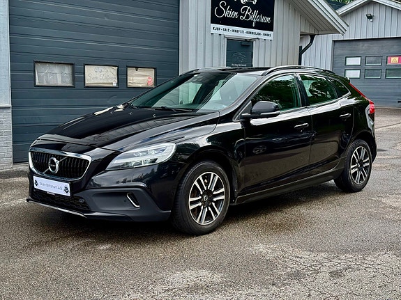 Volvo V40 Cross Country 3 of 21