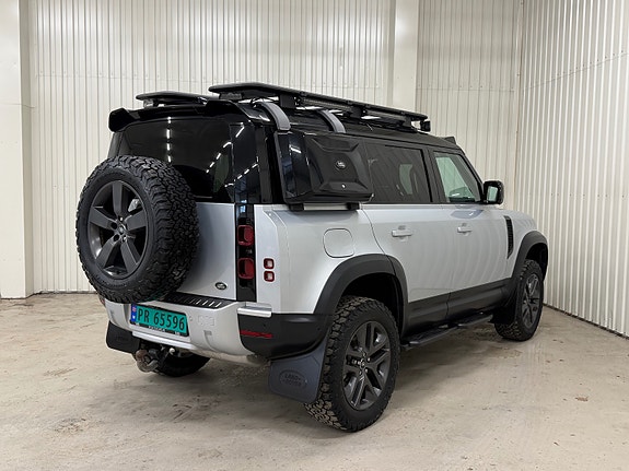 Land Rover Defender 110 6 of 30