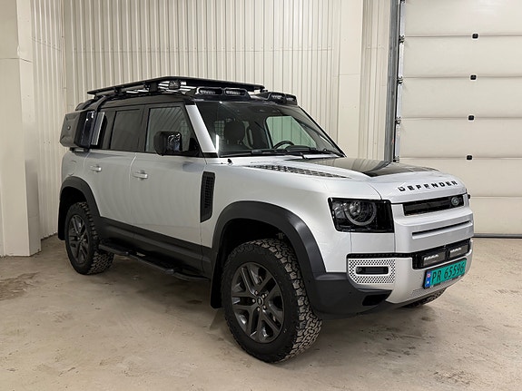 Land Rover Defender 110 3 of 30