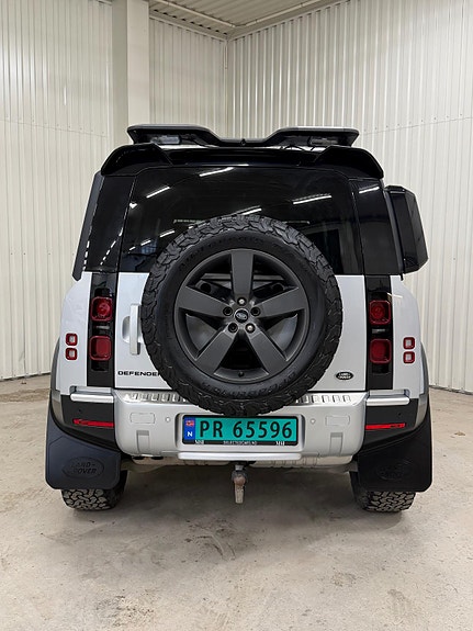 Land Rover Defender 110 5 of 30
