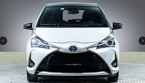 Toyota Yaris 2 of 5