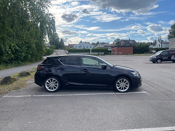Lexus CT200h 4 of 5