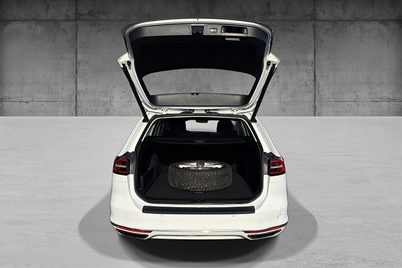 Volkswagen Passat 14 of 14