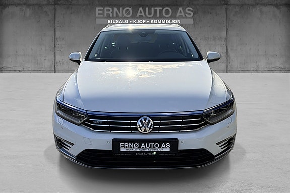 Volkswagen Passat 3 of 5