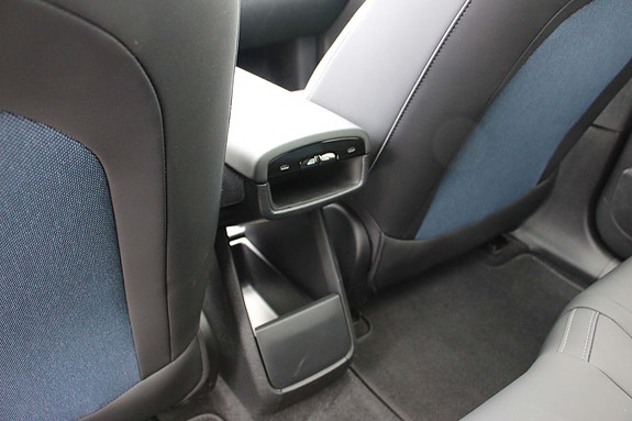 Volvo EX30 CC 14 of 30