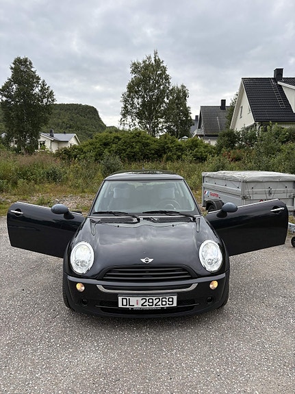 MINI One 9 of 9