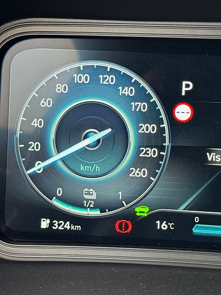 Hyundai Kona 2 of 5