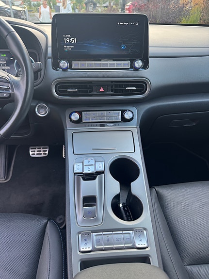 Hyundai Kona 3 of 5