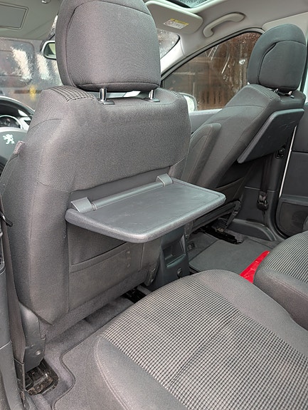 Peugeot 5008 8 of 17