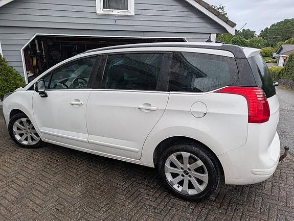 Peugeot 5008 4 of 5