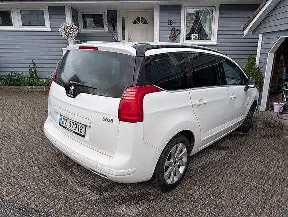 Peugeot 5008 3 of 5