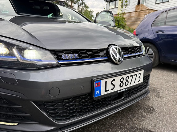 Volkswagen Golf VII 2 of 5