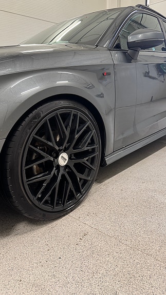Audi A3 3 of 23