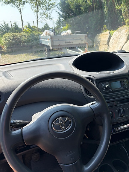 Toyota Yaris Verso 3 of 5