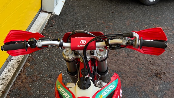 GasGas EC 250 WP / El.start / Handguards / Hvite skilt / Is-pi 13 of 14