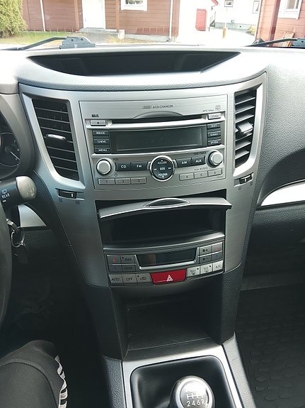 Subaru Legacy 14 of 30