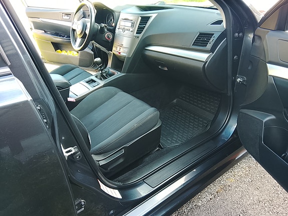 Subaru Legacy 27 of 30