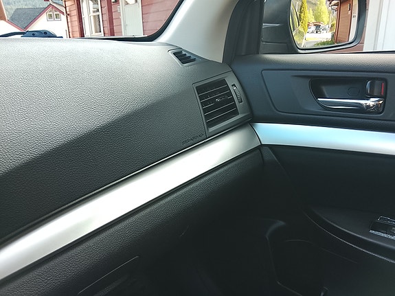 Subaru Legacy 16 of 30