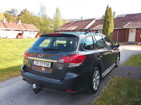 Subaru Legacy 21 of 30