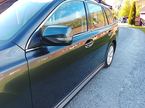 Subaru Legacy 5 of 30