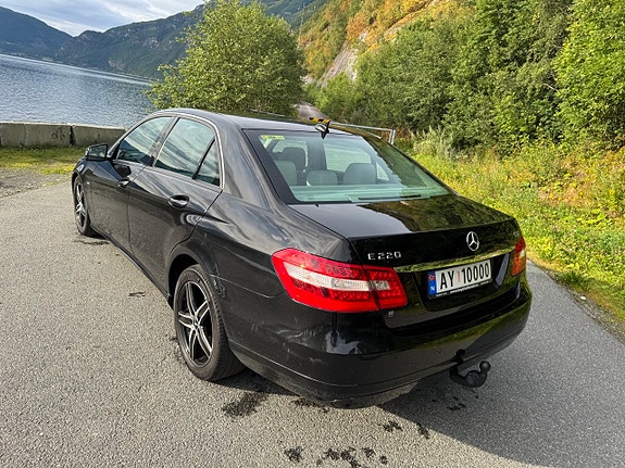 Mercedes-Benz E220 d 4 of 18